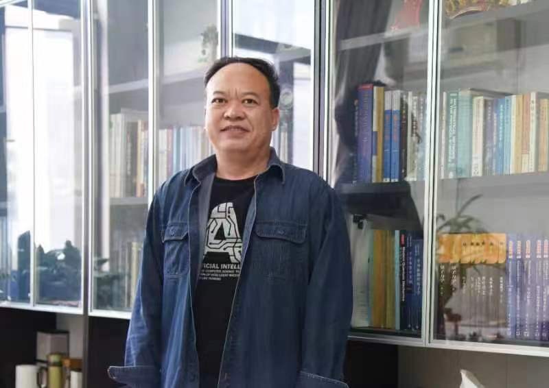 国际在线:厚德方能载物 德高才谓人师——记伟德betvlctor体育官网教授、博士生导师安忠(图片缩略图2)
